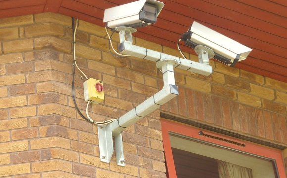 5 Cameras to Surveil Your Home